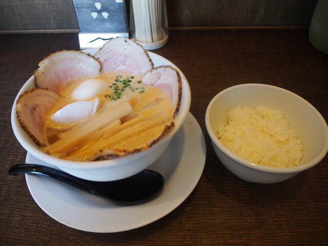 Ramenya Mitsuba: Ramen mit Cappuccino-Schaum — 3