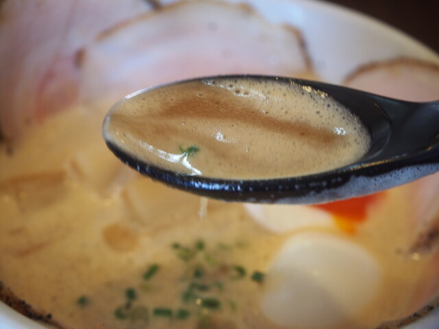 Ramenya Mitsuba: Ramen mit Cappuccino-Schaum — 4