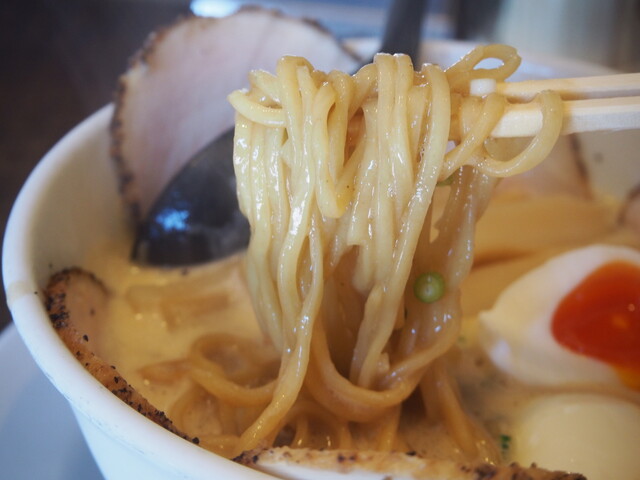 Ramenya Mitsuba: Ramen mit Cappuccino-Schaum — 5