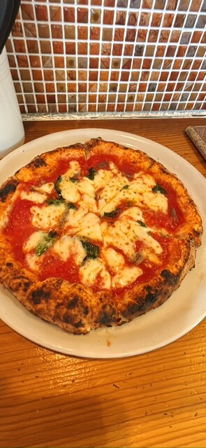 Pizzeria LUNA NUOVA: Authentische neapolitanische Pizza — 2