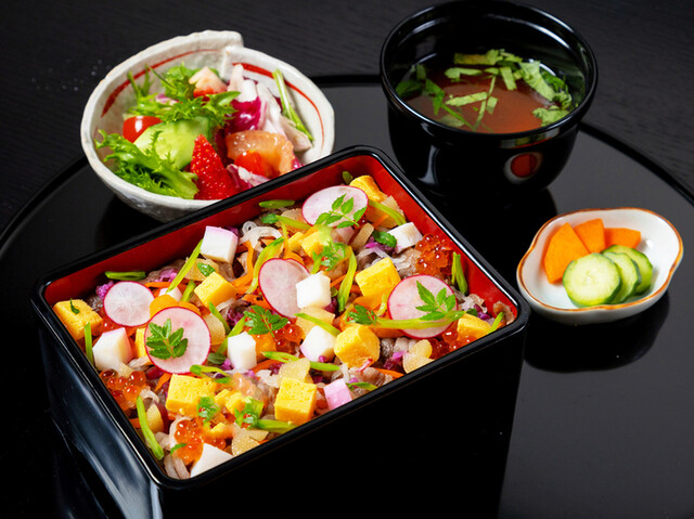 Kitsune: theatralisches Sukiyaki mit Yamato-Rind — 1