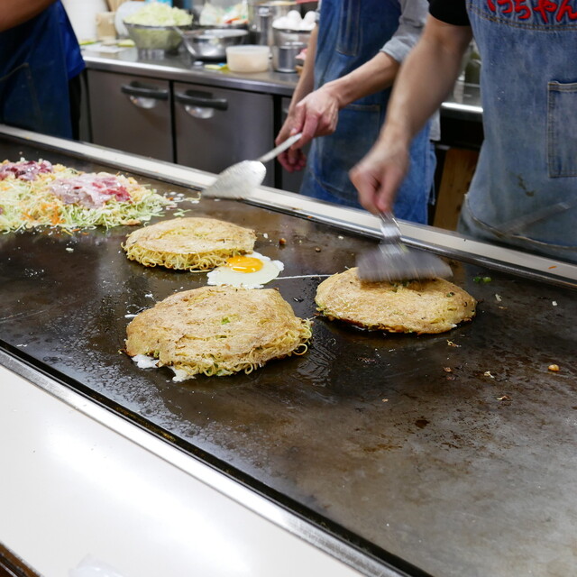 Okonomiyaki Tecchan Honten: Klassisches Okonomiyaki nach Mihara-Art — 4