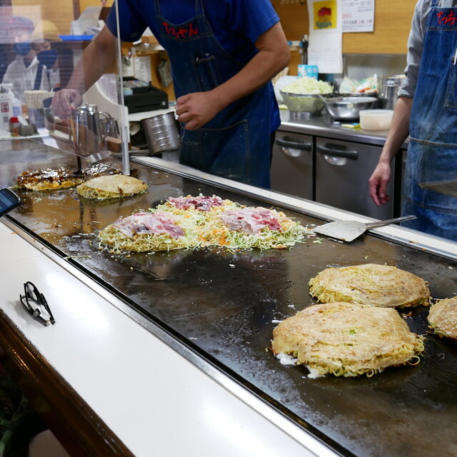 Okonomiyaki Tecchan Honten: Klassisches Okonomiyaki nach Mihara-Art — 5