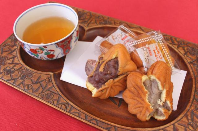 Iwamura Momijiya: klassische Momiji Manju auf Miyajima — 2