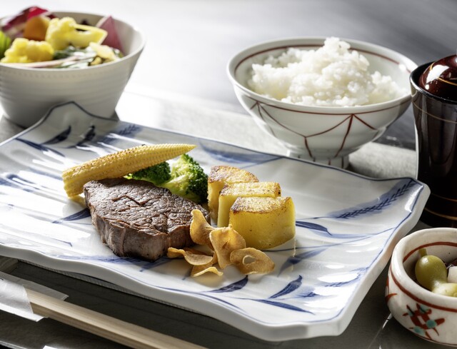 Teppanyaki Atago: Hotel-Teppanyaki mit Hiroshima-Wagyu — 3