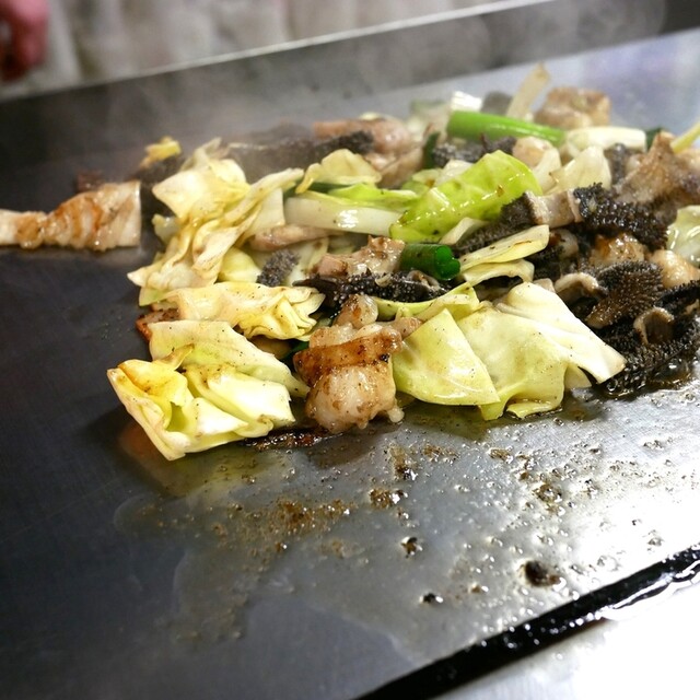 Horumon Ryori Senmonjo Toneya: Teppan-Horumon der alten Schule — 4