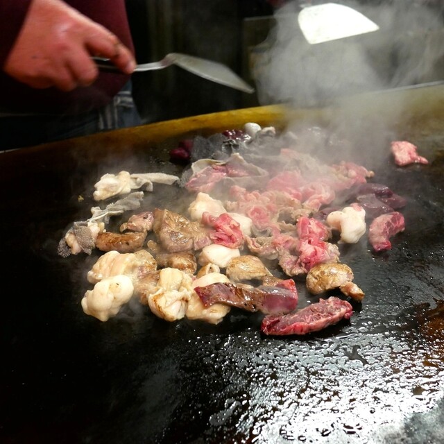 Horumon Ryori Senmonjo Toneya: Teppan-Horumon der alten Schule — 3