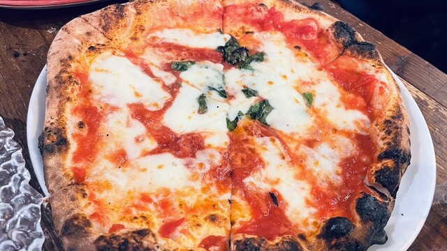 TRATTORIA-PIZZERIA polipo: zertifizierte neapolitanische Holzofenpizza — 4