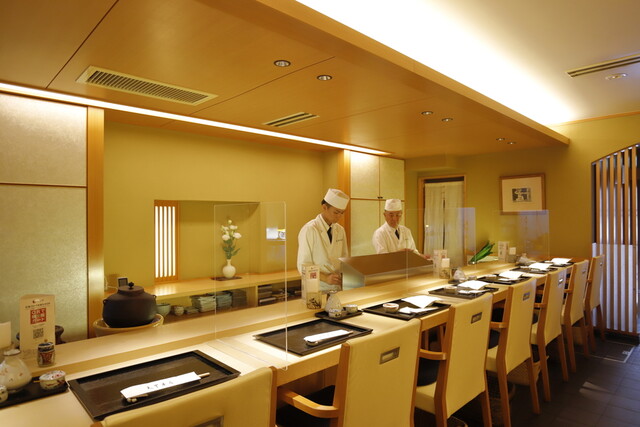 Tempura Tenko Honten: Tempura-Omakase am Tresen — 4