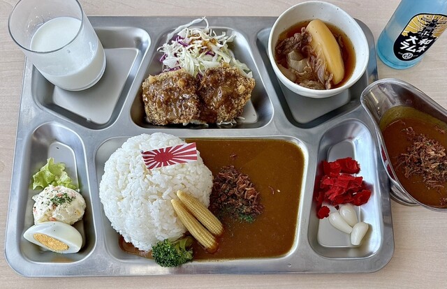 Kure Haikara Shokudo: authentisches Marine-Curry — 2