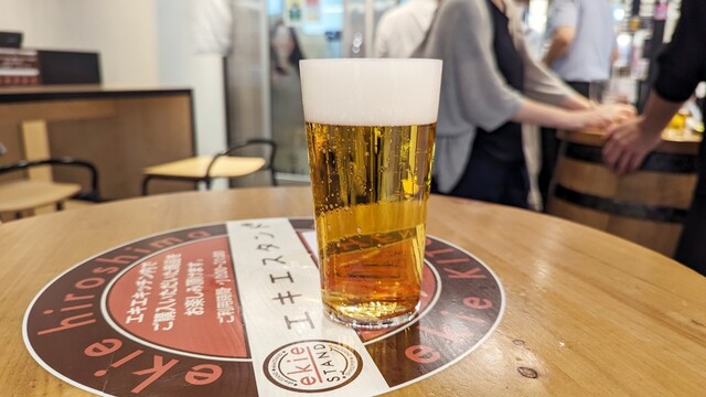 Beer Stand Shigetomi Ekie: ein Bier, sechs Zapfstile — 2