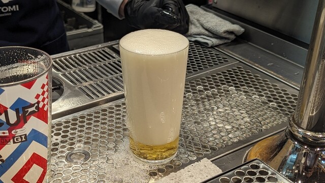 Beer Stand Shigetomi Ekie: ein Bier, sechs Zapfstile — 3