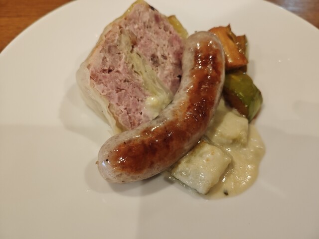 MINOYA: Schweinefleisch-Hamburger nach französischer Art — 1