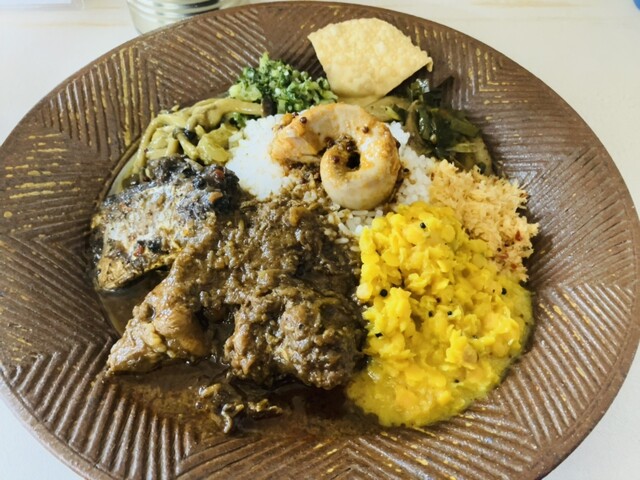 HOTEL HIRAKUBO: Authentisches srilankisches Reis & Curry — 1