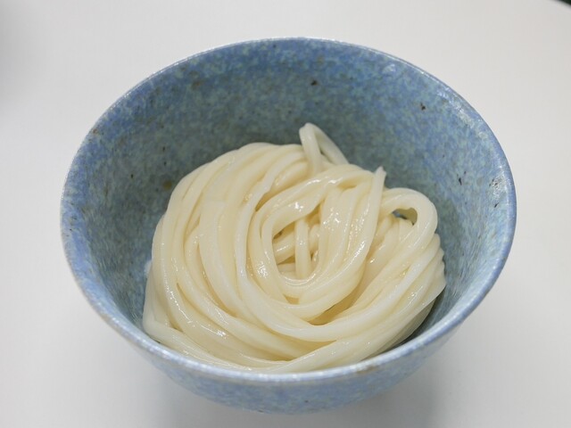 Mishima Seimenjo: Sanuki-Udon zum Selbstwürzen in der Nudelfabrik — 1