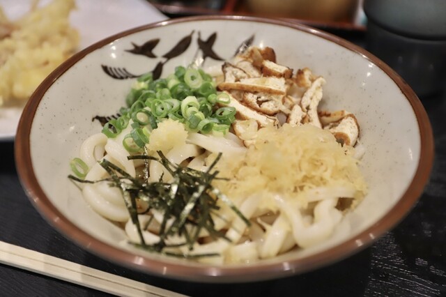 Oshima Udon: Selbstbedienungs-Udon ab 6 Uhr morgens — 1