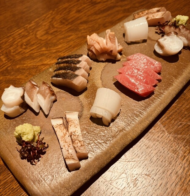 Shoku Kobo DOI: Izakaya mit Shikoku-Fisch auf eigener Keramik — 1