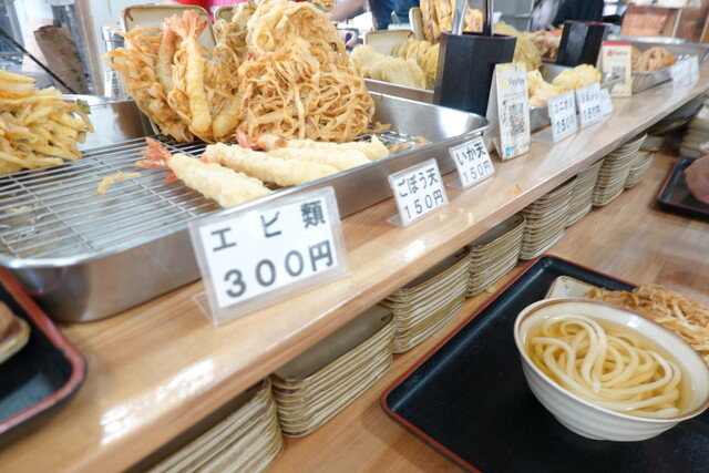 Teuchi Udon Hisaeda: Udon zur Selbstbedienung mit Gratis-Tempura — 4