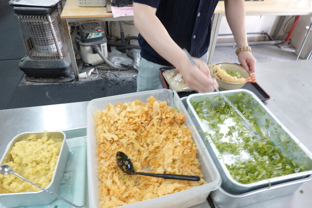 Teuchi Udon Hisaeda: Udon zur Selbstbedienung mit Gratis-Tempura — 3
