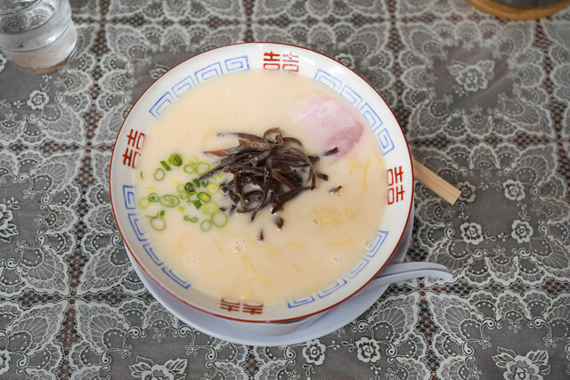 Hakata Genki Ippai!!: cremiger Tonkotsu-Ramen im Potage-Stil — 2
