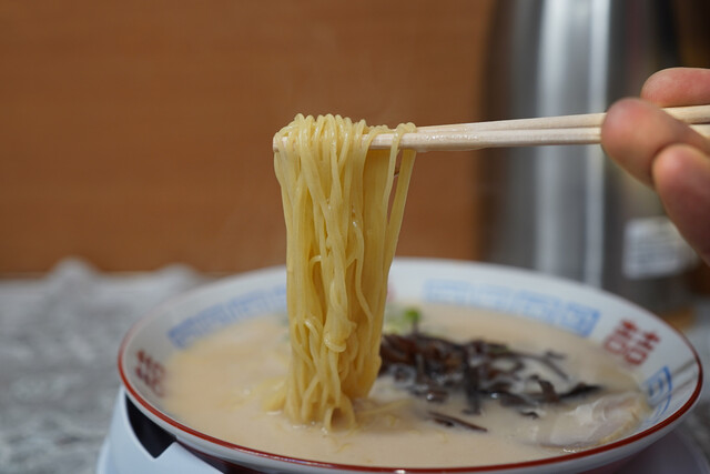 Hakata Genki Ippai!!: cremiger Tonkotsu-Ramen im Potage-Stil — 3