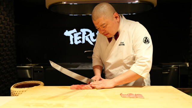 Teru Zushi: Theatralisches Omakase-Sushi — 1