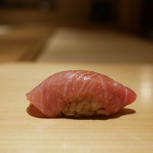 Sushi Yoshida: meisterhaftes Edomae-Sushi — 4