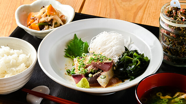 Umeyama Teppei Shokudo Honten: Fisch-Menüs aus Fukuoka — 3