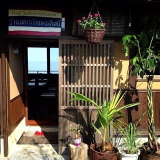 Duangjan: Authentic Thai Food with an Ocean View — 5