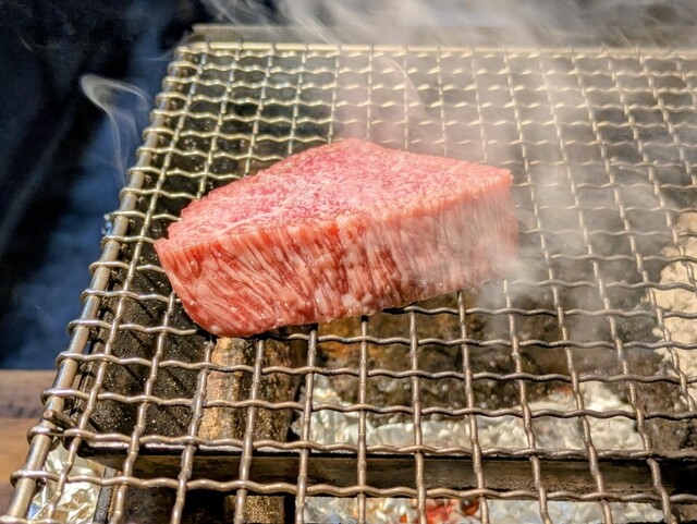 Niku no Kaminari Bashi: am Tresen gegrilltes Fleisch vom Experten — 4