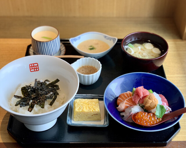 Tanakadashiki Seafood Shokudo Uochu: erstklassige Meeresfrüchte-Sets — 3