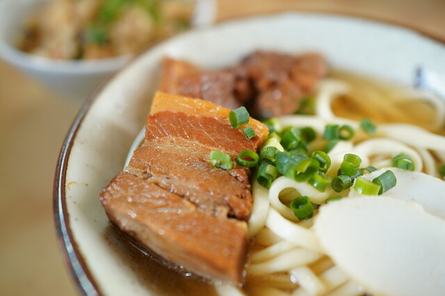 Kishimoto Shokudo: Okinawa-Soba mit Holzaschenudeln seit 1905 — 3