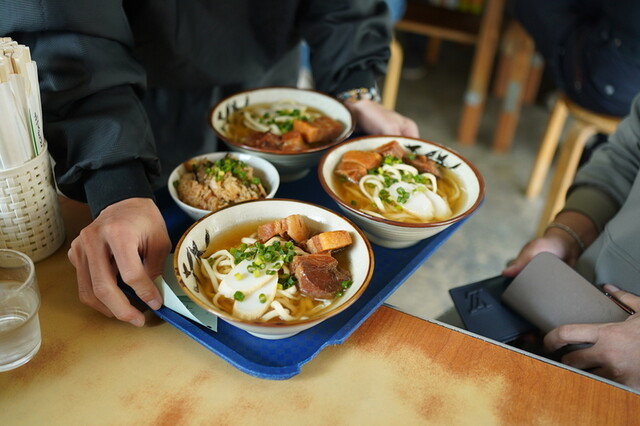 Kishimoto Shokudo: Okinawa-Soba mit Holzaschenudeln seit 1905 — 5