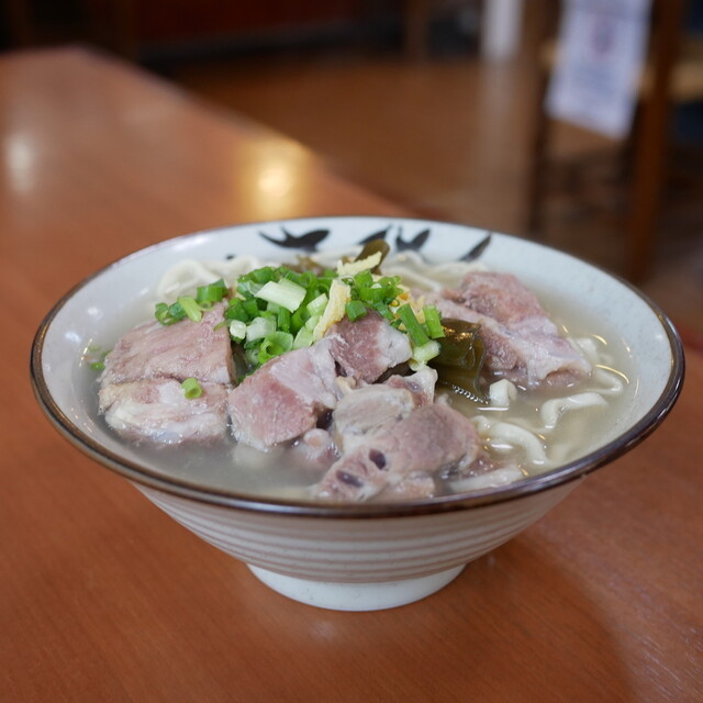 Takaesu Soba: Okinawa-Soba mit zartem Yushi-Tofu — 1
