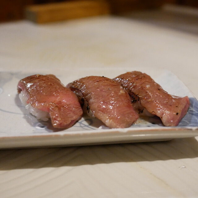 Hitoshi Honten: Blauflossenthun und Inselküche im Izakaya — 5