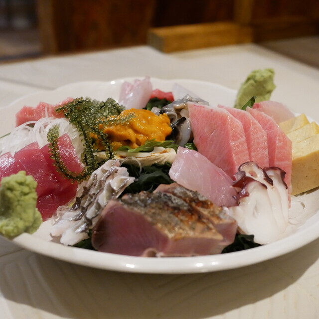 Hitoshi Honten: Blauflossenthun und Inselküche im Izakaya — 1