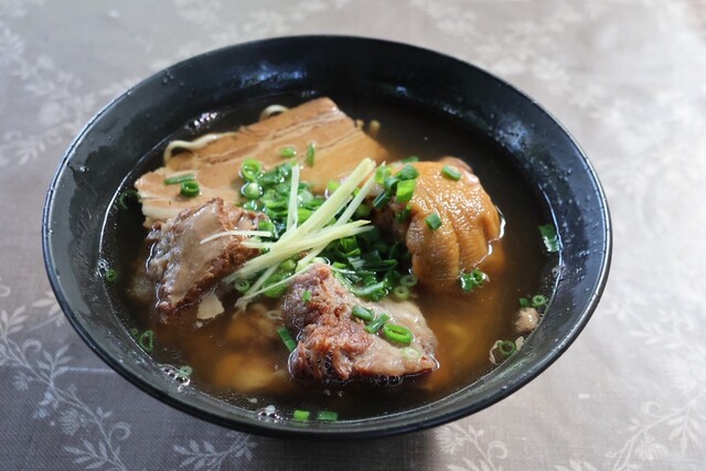 Su-manume: Okinawa-Soba im traditionellen Ziegeldachhaus — 1