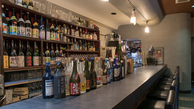 Refuge: französische Charcuterie und Sichuan-Küche in einer Minibar — 1