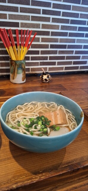 OKINAWA SOBA EIBUN: moderne Okinawa-Soba mit dreierlei Schwein — 3
