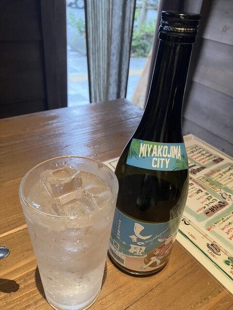 Izakaya Deiriguchi Shimozato doori ten: kreative Miyako-Küche — 5